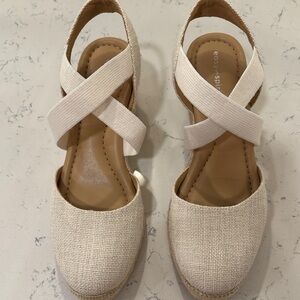 Easy Spirit Women's Tan Espadrilles